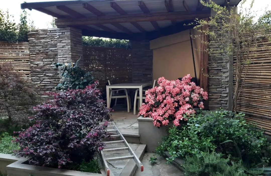 Careggi Garden Apartment-1